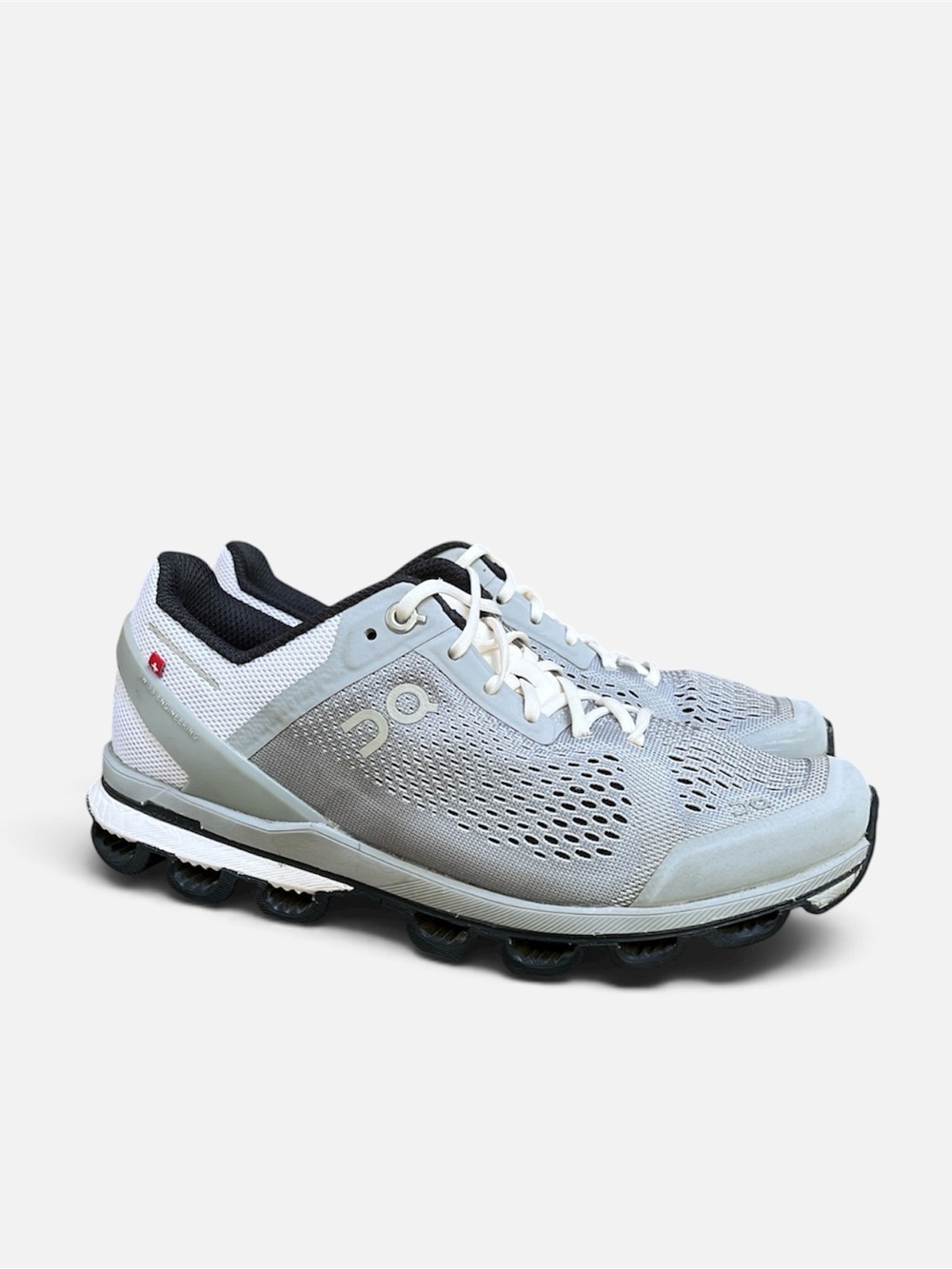 On Cloudsurfer 5 in Glacier/Black Running Shoe Women’s Size 6.5